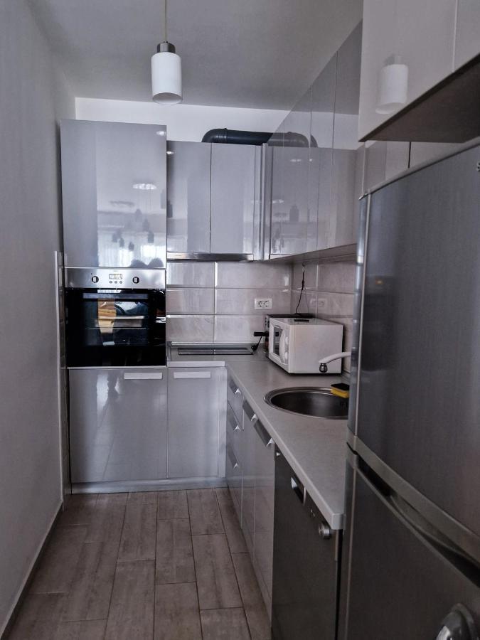 Tushe Apartments Skopje Buitenkant foto