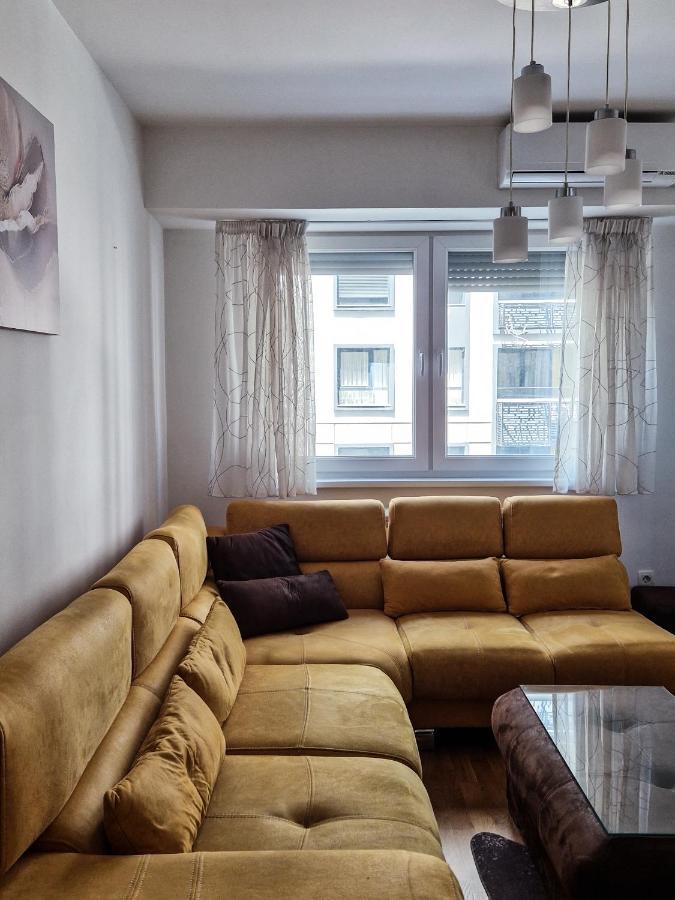 Tushe Apartments Skopje Buitenkant foto