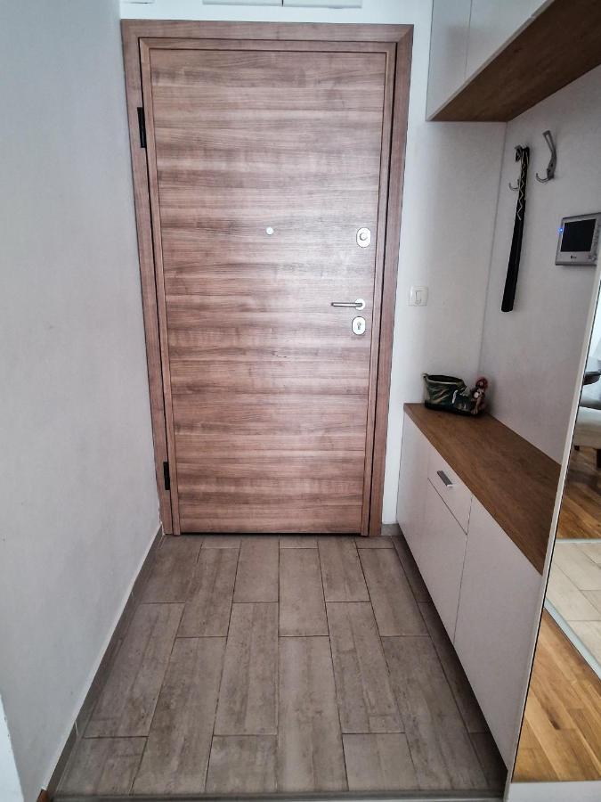 Tushe Apartments Skopje Buitenkant foto